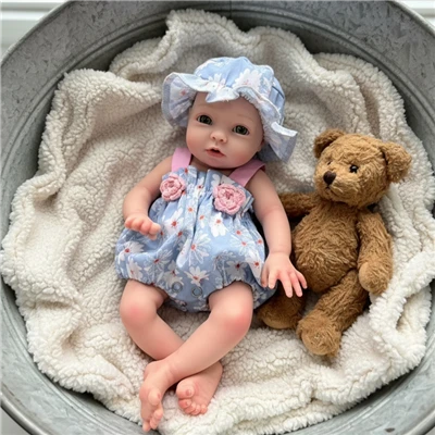 Siliconen pasgeboren babymeisje